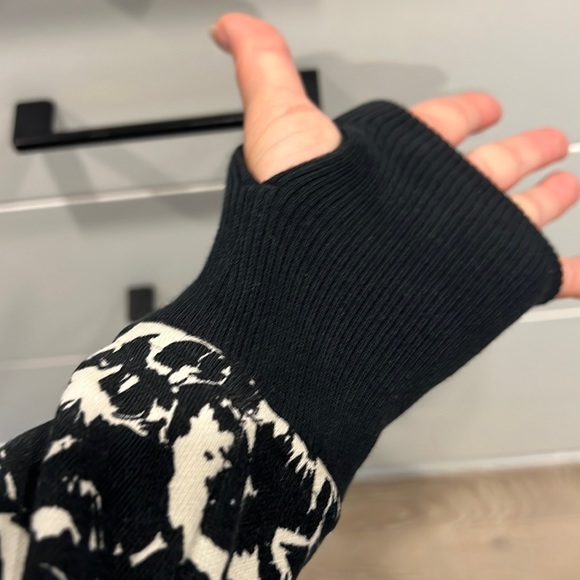 Lululemon jacket - Picture 5 of 8